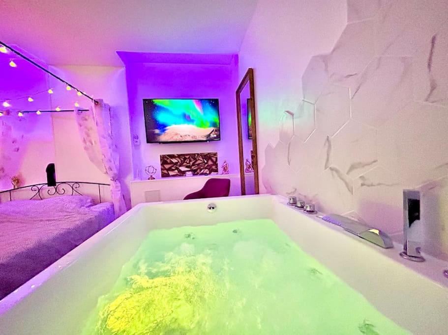 Appartement L'atelier Des Reves, Jacuzzi Sens